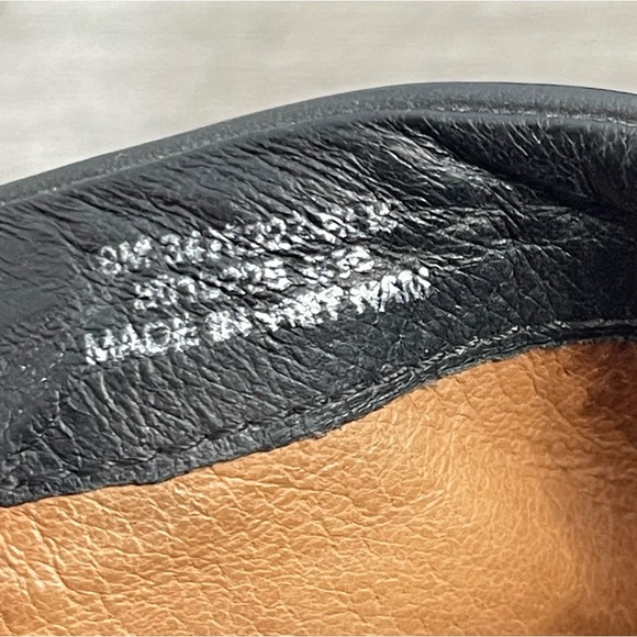 Frye Women's Claire Bootie Ankle Boot Black Leather Side Zip Classic Minimalist - Picture 8 of 13